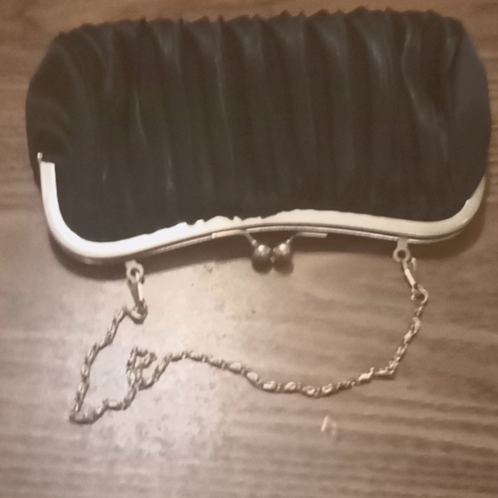 Early 1900's black clutch - Picture 3 of 5